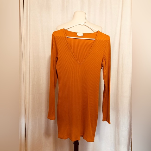 ARITZIA Wilfred V- neck Mustard Orange Ribbed Knit Mini Dress Medium NWOT - Picture 5 of 8